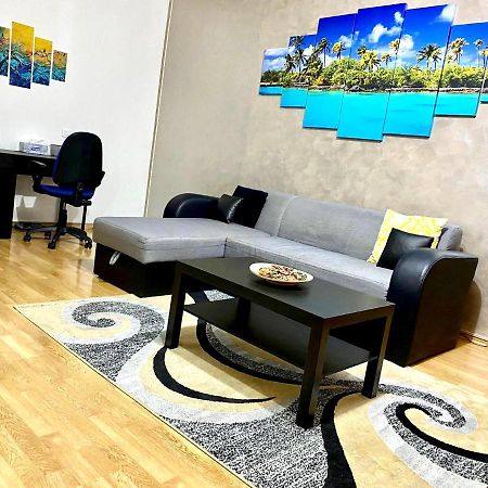 Sky Modern 1 Bedroom Apt W Free Parking Bucharest Luaran gambar