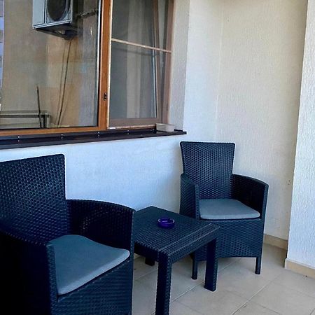 Sky Modern 1 Bedroom Apt W Free Parking Bucharest Luaran gambar