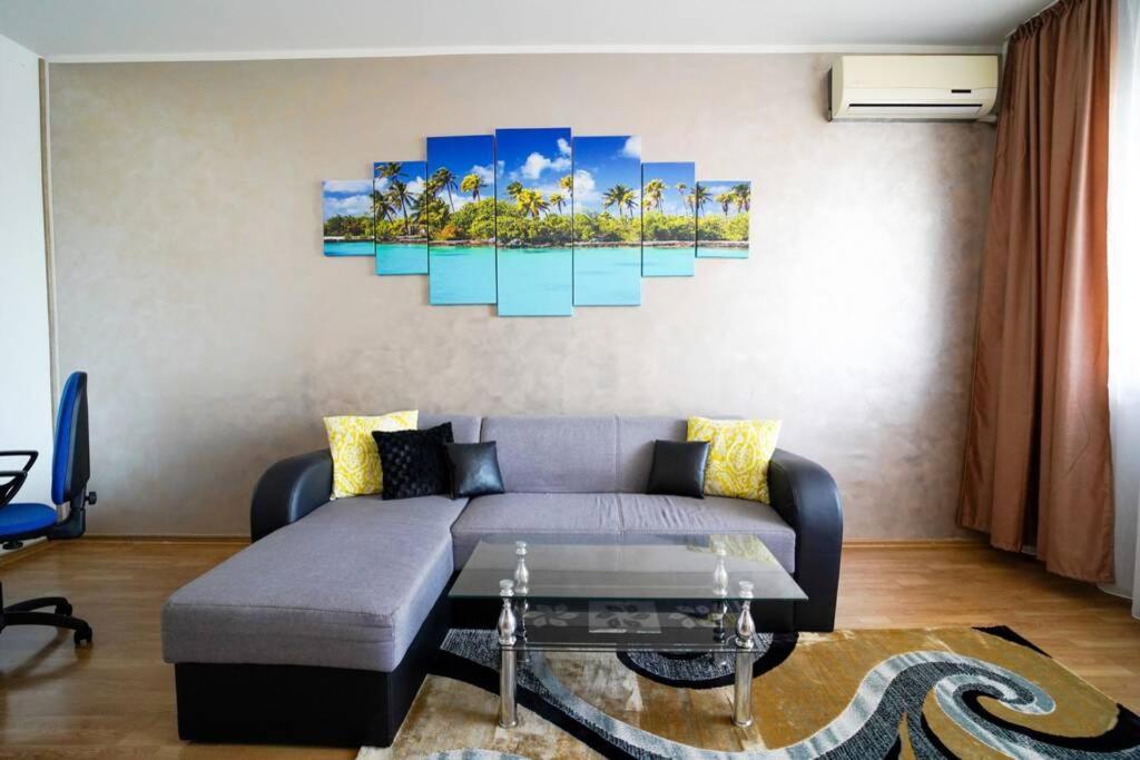 Sky Modern 1 Bedroom Apt W Free Parking Bucharest Luaran gambar