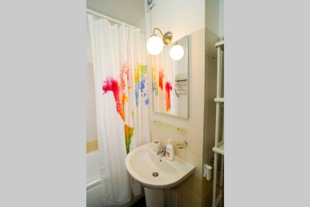 Sky Modern 1 Bedroom Apt W Free Parking Bucharest Luaran gambar