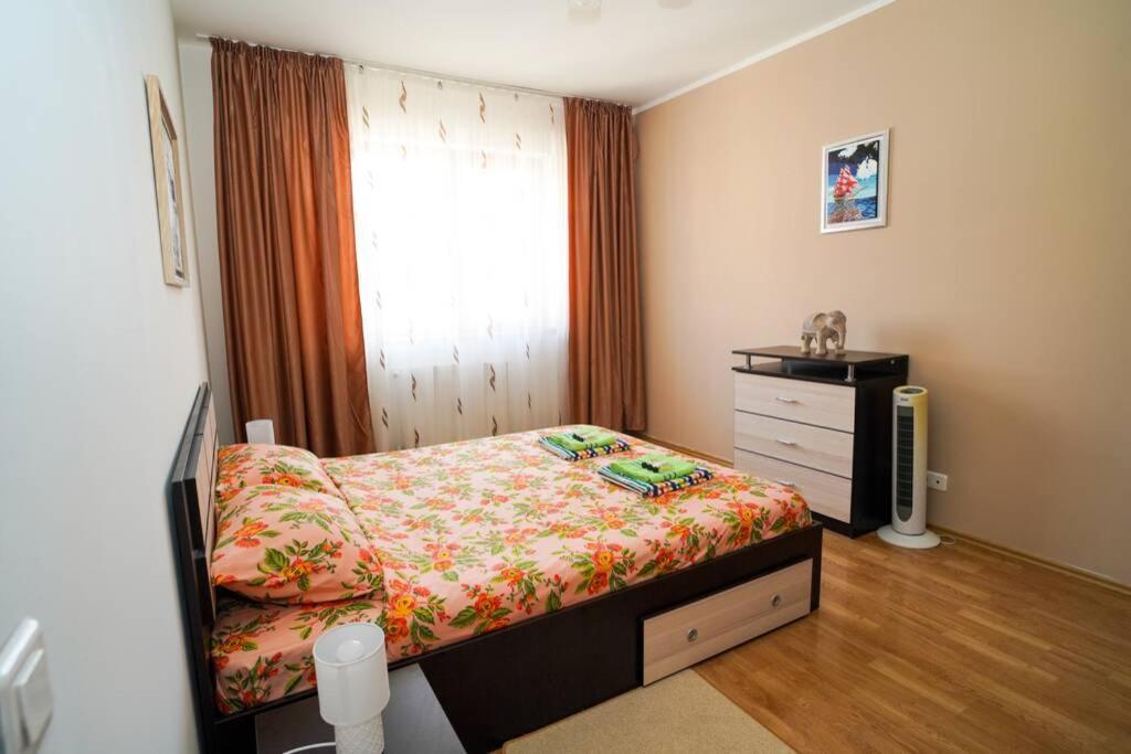 Sky Modern 1 Bedroom Apt W Free Parking Bucharest Luaran gambar